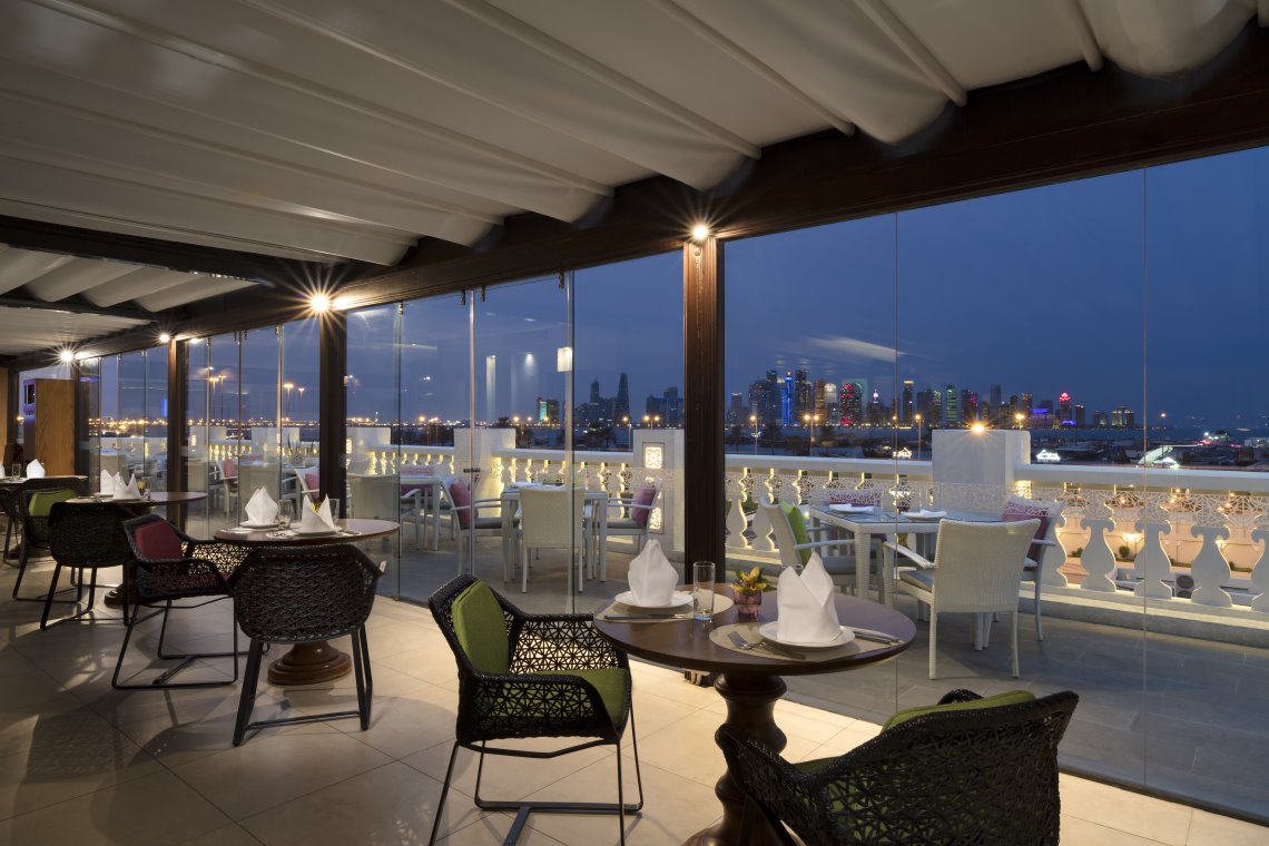 Al Jomrok Boutique Hotel - Al Shurfa Arabic Lounge Skyline View